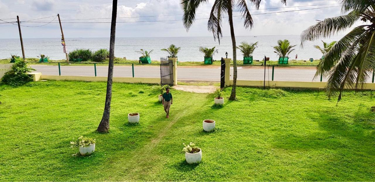 Nalendra Villa - Oceanfront Hikkaduwa Exterior photo
